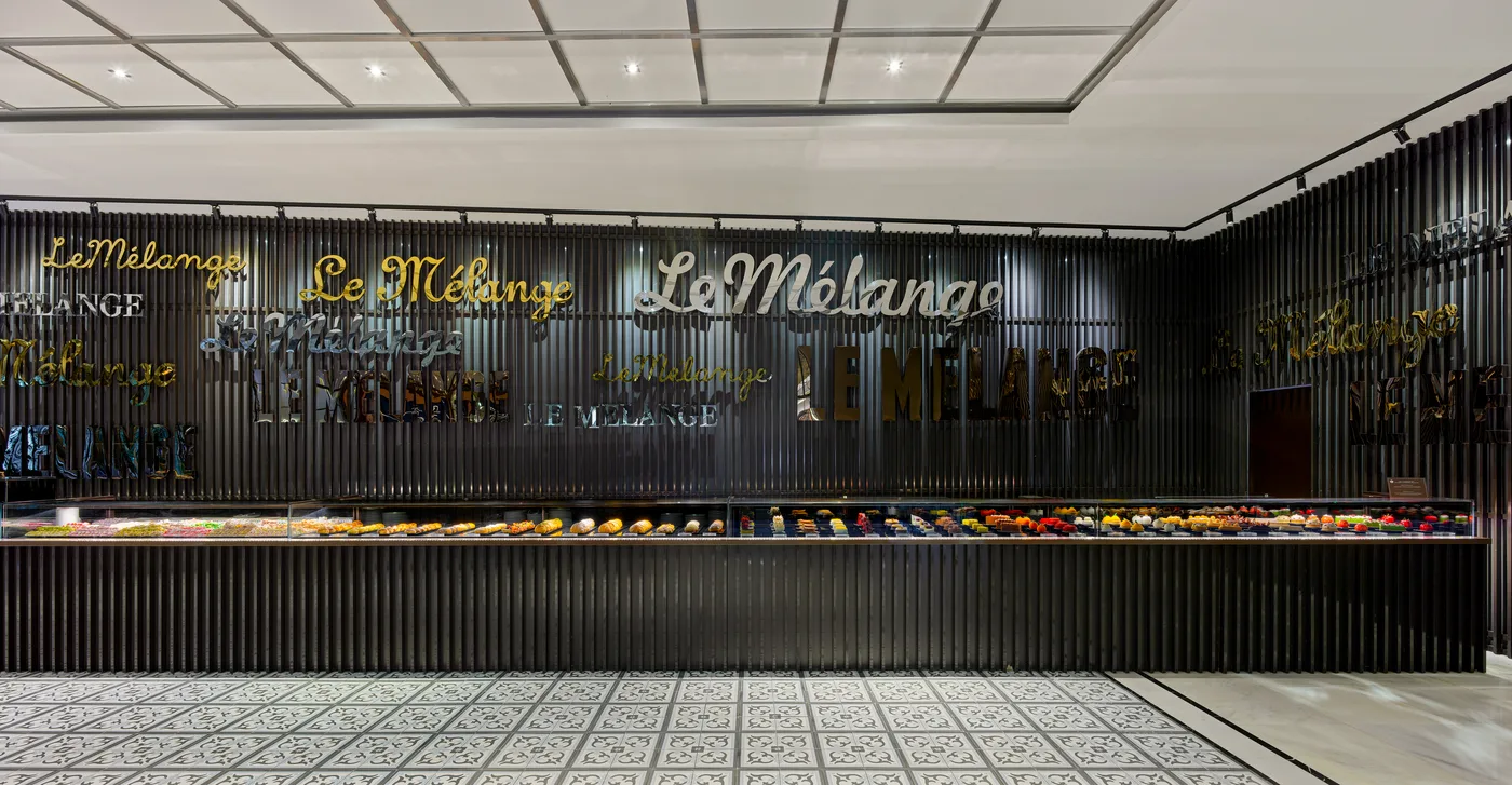 Le Mélange by Maxx Royal