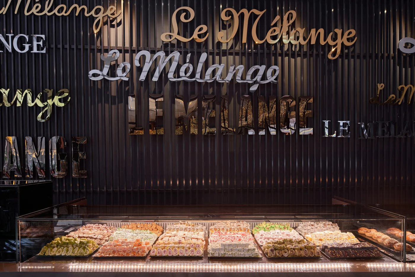 Le Mélange by Maxx Royal